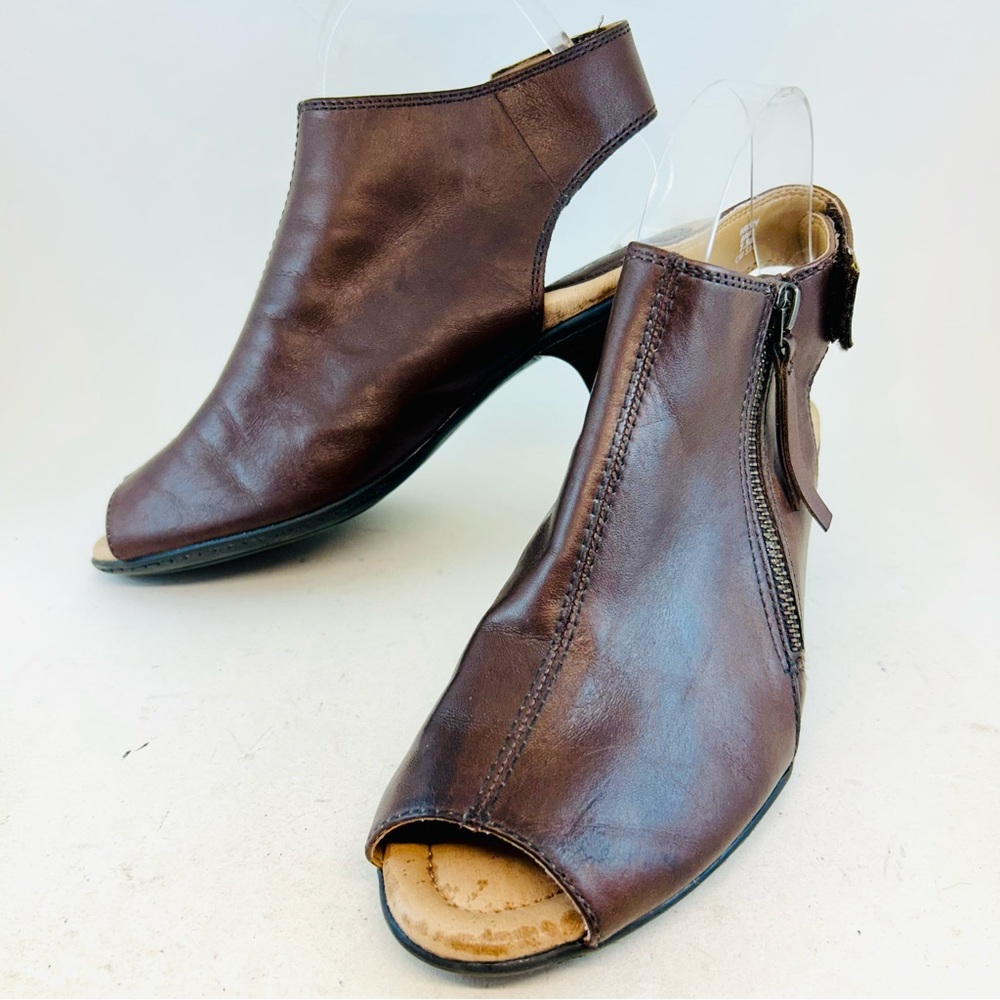 Earth Shoes Bark Brown Leather  Kristy Side Zip Open Toe Shooties, size 7.5